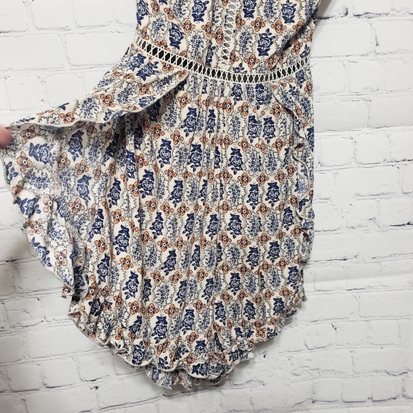 LF Seek the Label NWT Sz XS Floral Halter Romper - Picture 2 of 14